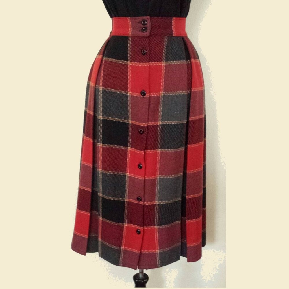 Red Black Wool Plaid Pleated TanJay Skirt Mod 1970's Vintage 26" W EUC XS Xmas
